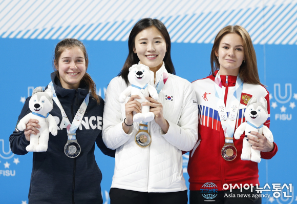 동계유니버시아드 여자 1500m, 금메달 목에 건 김아랑