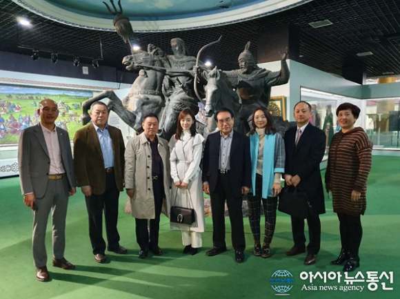한국 양광필달국제무역회사 대표단 7인, 몽고왕 실업유한회사 방문