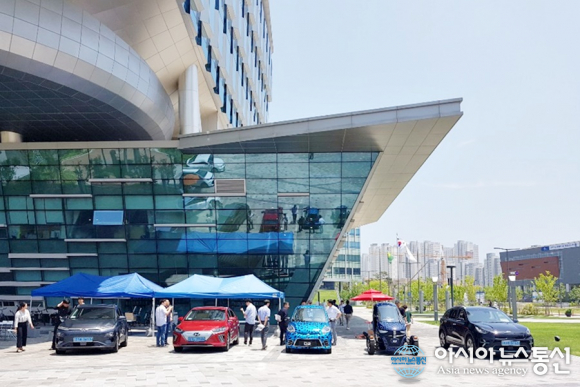 [포토] 환경의 날 세종시청에 나타난 전기자동차들