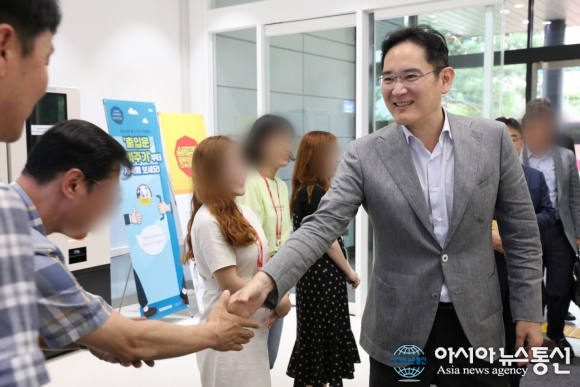 이재용 부회장 삼성전자 천안 사업장 방문해 격려