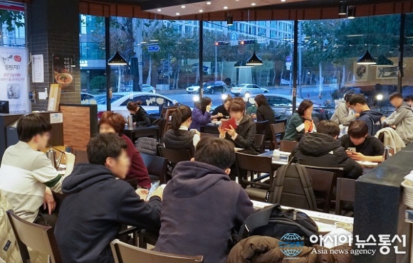외식시장 불황 속 고공행진, ‘이비가짬뽕’ 대치본점 연일 줄 서서 입장