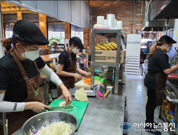 완주군, 다문화여성들이 준비한 ‘보물 같은 밥상’ 맛보세요
