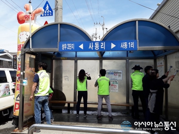 경기 이천시 대월면주민자치위원회, 버스승강장 및 공원 환경정비 실시