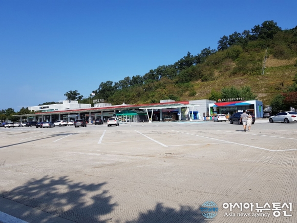 [사진뉴스] 한산한 경부선 상행 김천휴게소