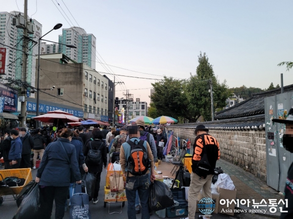 동묘시장, 시민들로 붐비는 주말