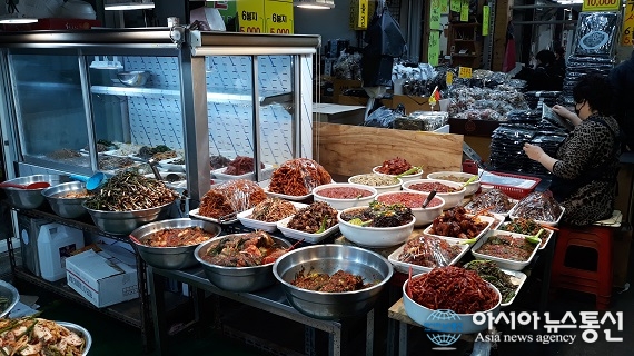 청주 육거리시장 5일장… 입맛 돋우는 반찬