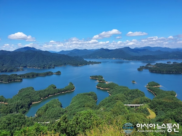 충주 악어봉에서 바라본 충주호 …자연 풍광에 감탄