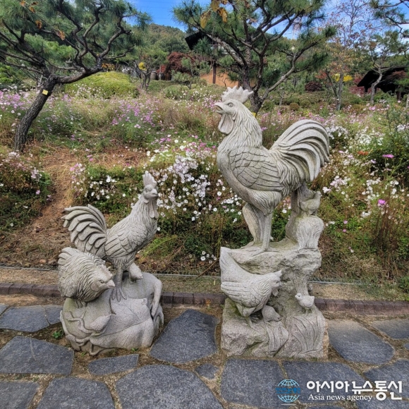 뒤웅박고을, 지능과 지모가 뛰어난 십이지 닭의 석상