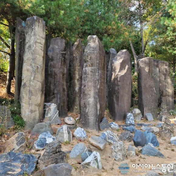 뒤웅박고을 속 작은 주상절리
