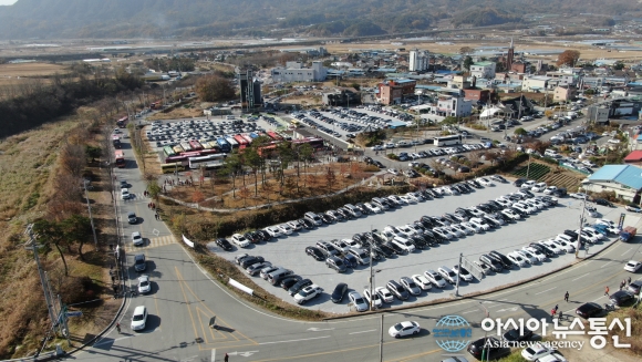 거창항노화힐링랜드 Y자형 출렁다리, 대박... 주차공간 부족과 불법주차로 인한 교체증 대책 시급