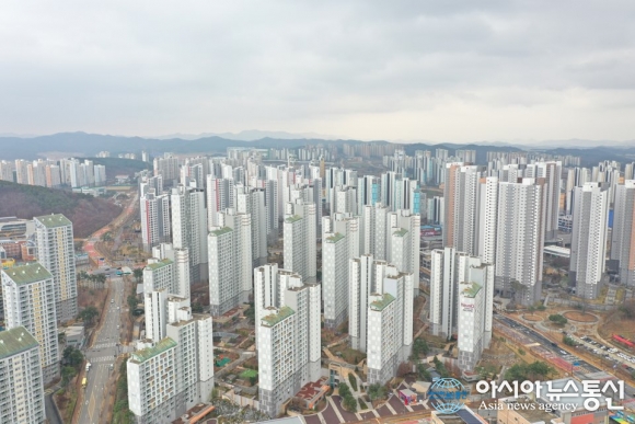 흐린 하늘의 동탄2신도시 아파트