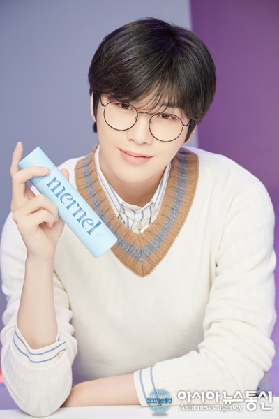 강다니엘, 메르넬 글로벌 엠버서더로 발탁 고급스러운 이미지 월등