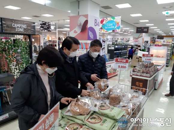 오성택 성산구청장, 설 명절 앞두고 대형유통판매업소 위생안전점검