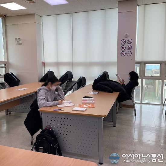 레인보우영동도서관, 단계적 개방...군민들의 책과의 소통공간 마련