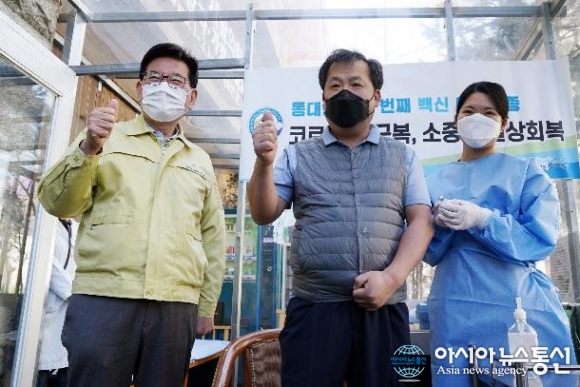 동대문구, 1호 코로나19 백신 접종자 최창락 병원장