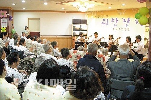 입원어르신, 음악으로 심리·정서 안정