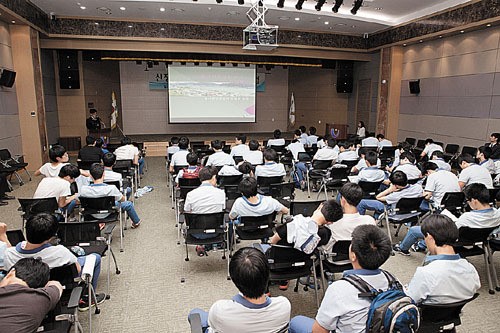 UPA, 신정고 축구부 초청 진로탐색 행사