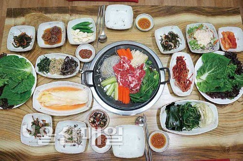 [울산맛집]무거동 촌당숯불갈비 숯향 배인 육즙 입안 가득…특제 소스로 풍미 더해