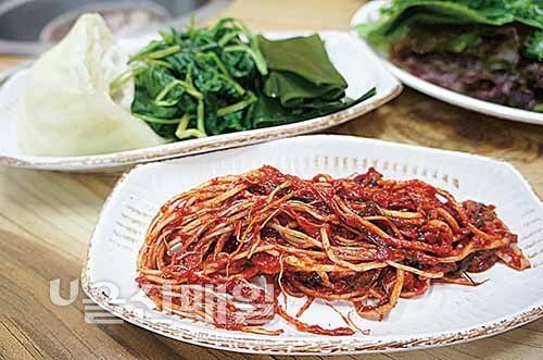 [울산맛집]무거동 촌당숯불갈비 숯향 배인 육즙 입안 가득…특제 소스로 풍미 더해