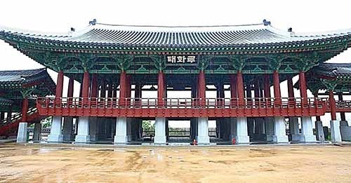 완벽히 복원된 울산의 누각 태화루를 걸어보자  애향심·문화적 긍지 고취…십리대밭·태화강 멋진 풍광도 한눈에