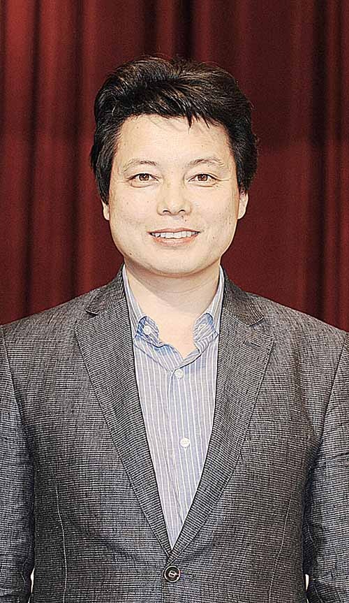제19회 오영수문학상 수상자 전성태씨 소설 두번의 자화상 이효석문학상 수상