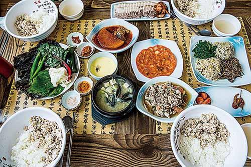 일주일에 서너번 가족식사 시간 갖자  부모님과 대화시간, 가치관·행동에 큰 영향…소통하며 화목 다져야