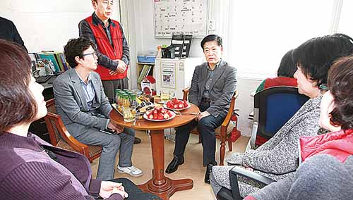 동구청장, 희망장애인보호작업장 근로자 격려