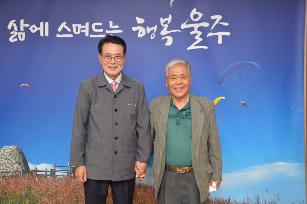 울산정책연구소 박일송 소장, 울주군청 내방