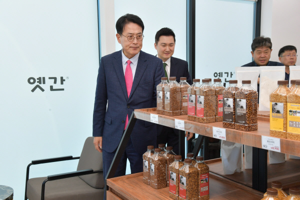 이순걸 울주군수 향토식품기업 (주)옛간 방문해 판로 확대 방안 논의