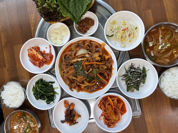 혜자스러운 두루치기 한쌈 꿀맛
