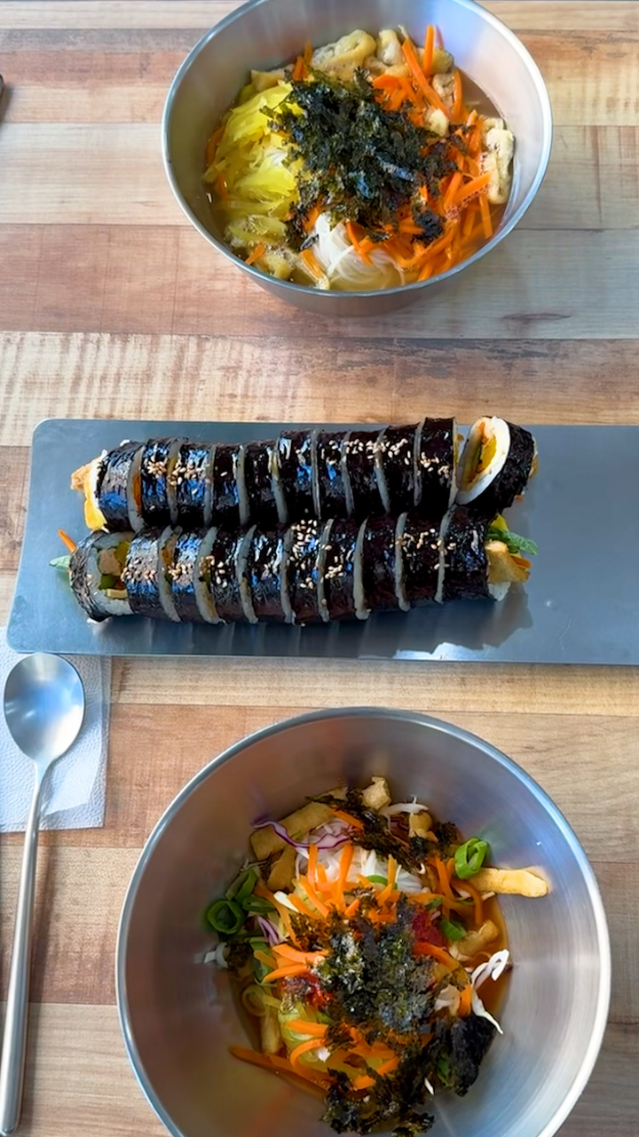 엄마 손맛 뜨끈한 국수 한그릇 무한리필