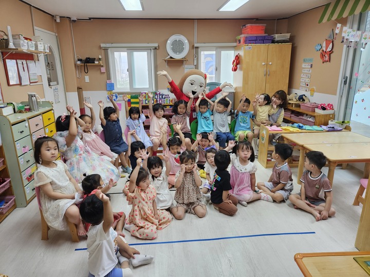 울산큰애기가 간다...울산큰애기, 어린이집·유치원 찾아가는 봉사활동 실시