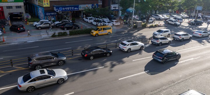 차선 침범·꼬리물기 얌체족 수암사거리 교통체증 몸살