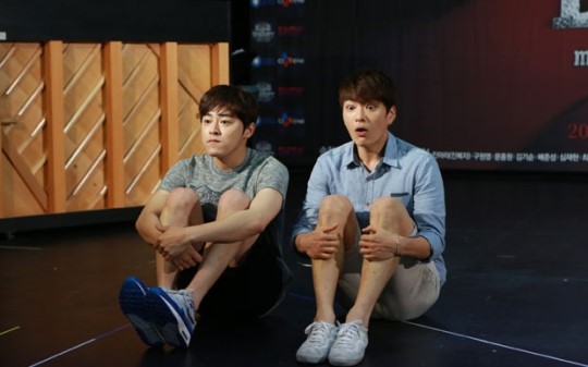 쌍둥이 형제의 엇갈린 운명, 뮤지컬 <블러드 브라더스>