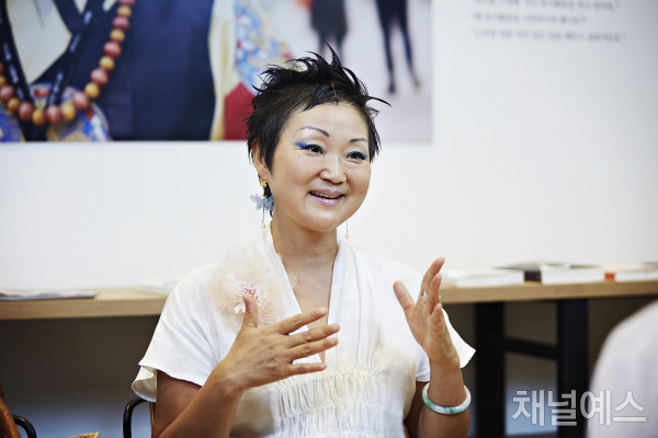 현경 “건강한 여성성과 남성성이 만나야 해요”