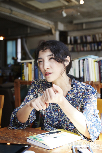 [젊은 작가 특집] 정은 “좋아하는 걸 여기 다 써버렸어요”
