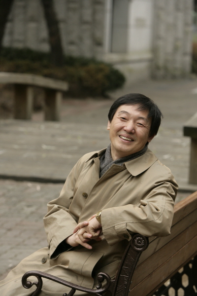 [7문 7답] 김사인 “시는 ‘사람이 하는 애씀’이다”