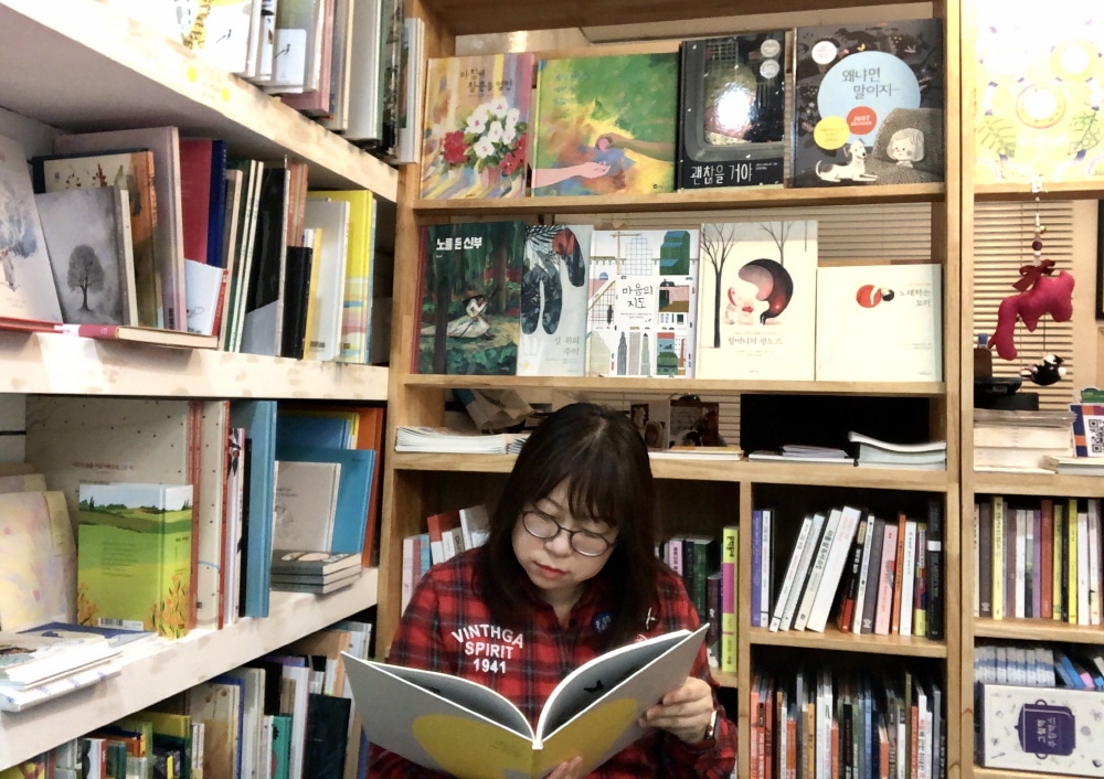 [책방 주인의 추천] 그림책방 곰곰 전미경 대표 - 『내일은 맑겠습니다』