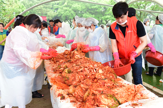 제주경마공원, 햇김치 나누기 행사