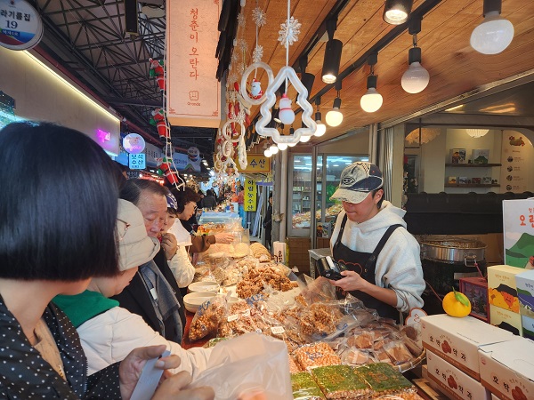 옛날과자 청춘이오란다...통상진흥원 지원 받고 제주 맛으로 승부