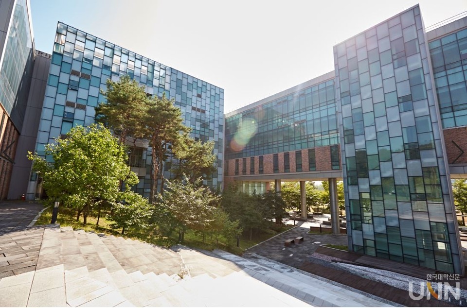 [2021 정시특집/덕성여자대학교] 창학 100주년, 창의·융합人 기르는 자주 혁신대학