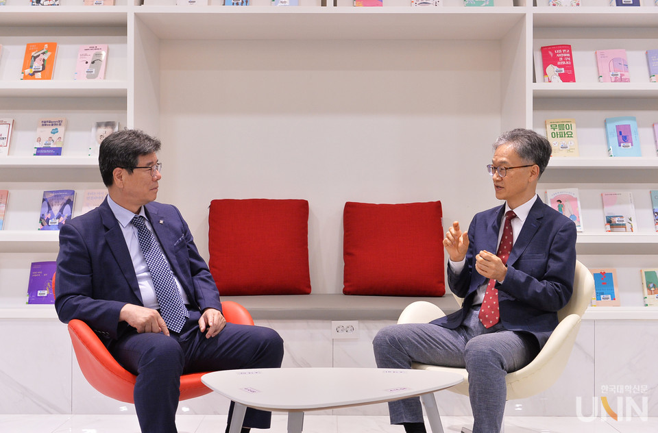 [파워인터뷰] 김교일 동양미래대 총장 전통 공업 중심 이미지 벗어나…학과별 특성화 대학 만들 것