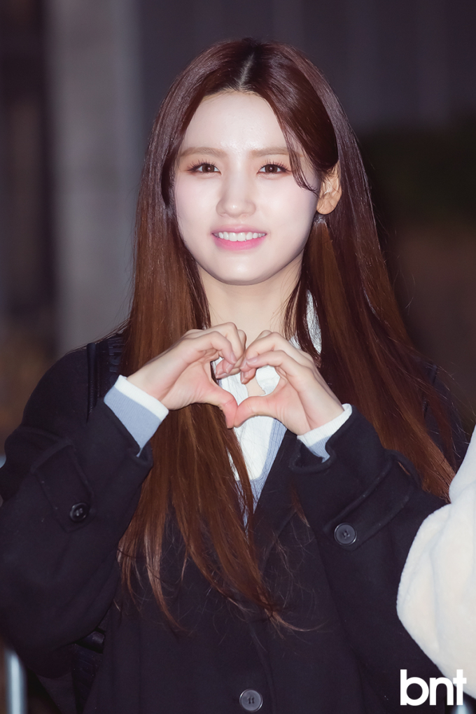 [bnt포토] 아이칠린 지윤 미소가 러블리하지윤