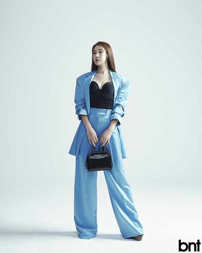 [화보] 주미 “미스트롯2 출연? 트로트 오래 해온 편이라 힘들어 포기하려 했을 때 마지막이라 생각하고 도전”