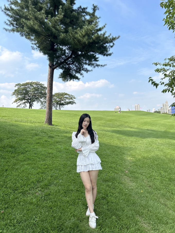 현채희, 공원에서 촬영한 뉴진스 ‘슈퍼샤이챌린지’ 영상 화제