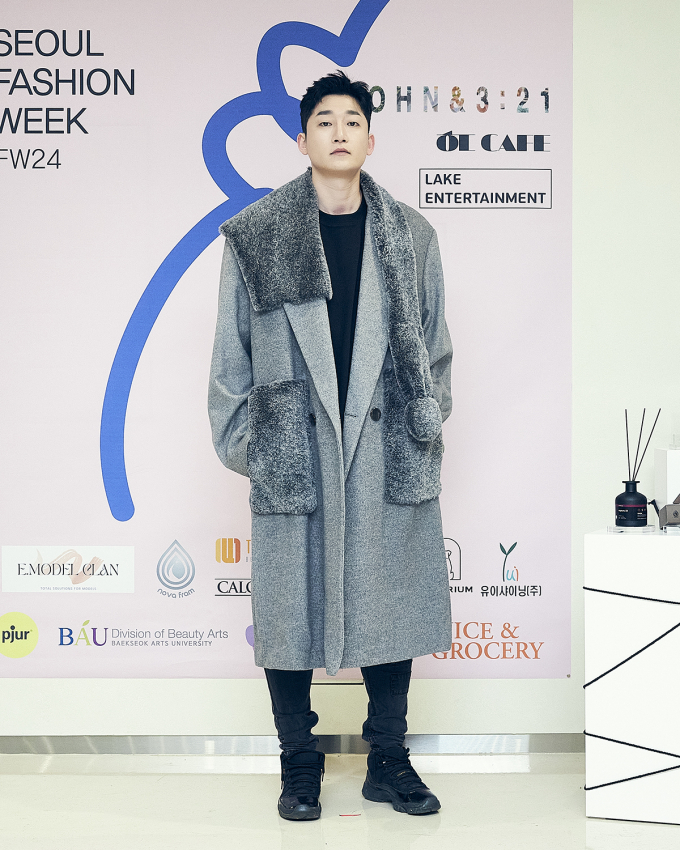 [포토] DJ 토탈플로우, 멋진 눈맞춤 (JOHN&3:21 패션쇼)