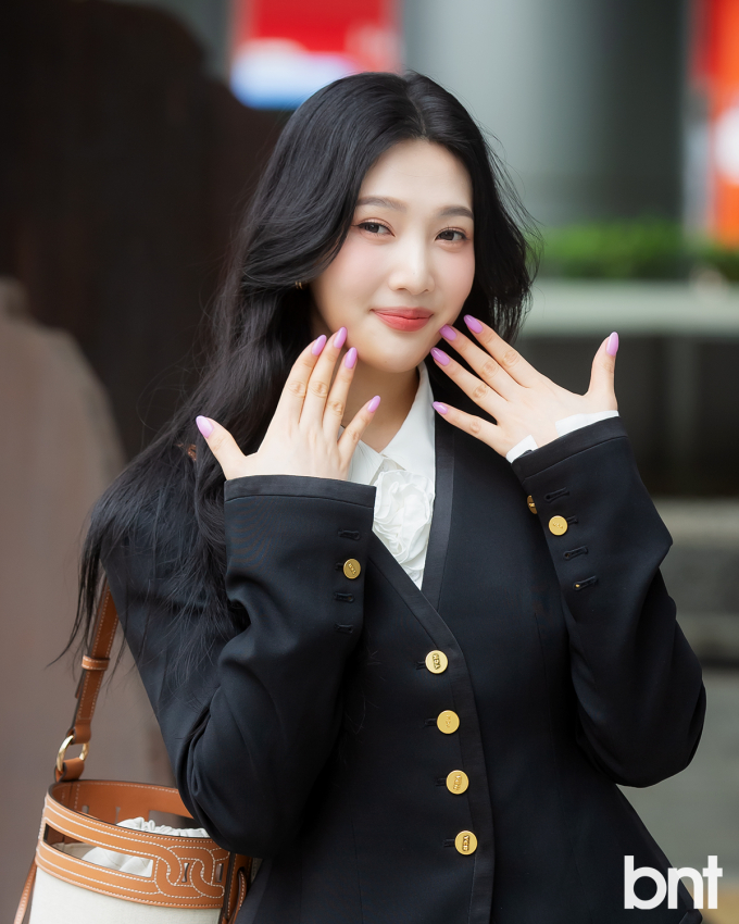 [포토] 레드벨벳 조이 네일에 봄이 왔어요