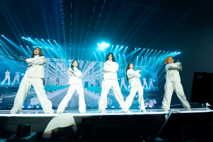 (여자)아이들, 감격의 체조경기장 입성… 세 번째 월드투어 ‘iDOL’ 본격 스타트! 