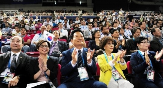송 시장, 실내&무도AG 댄스스포츠 관람