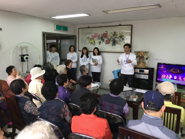 든든한 손자처럼 말동무 되고 범죄예방법 전해요